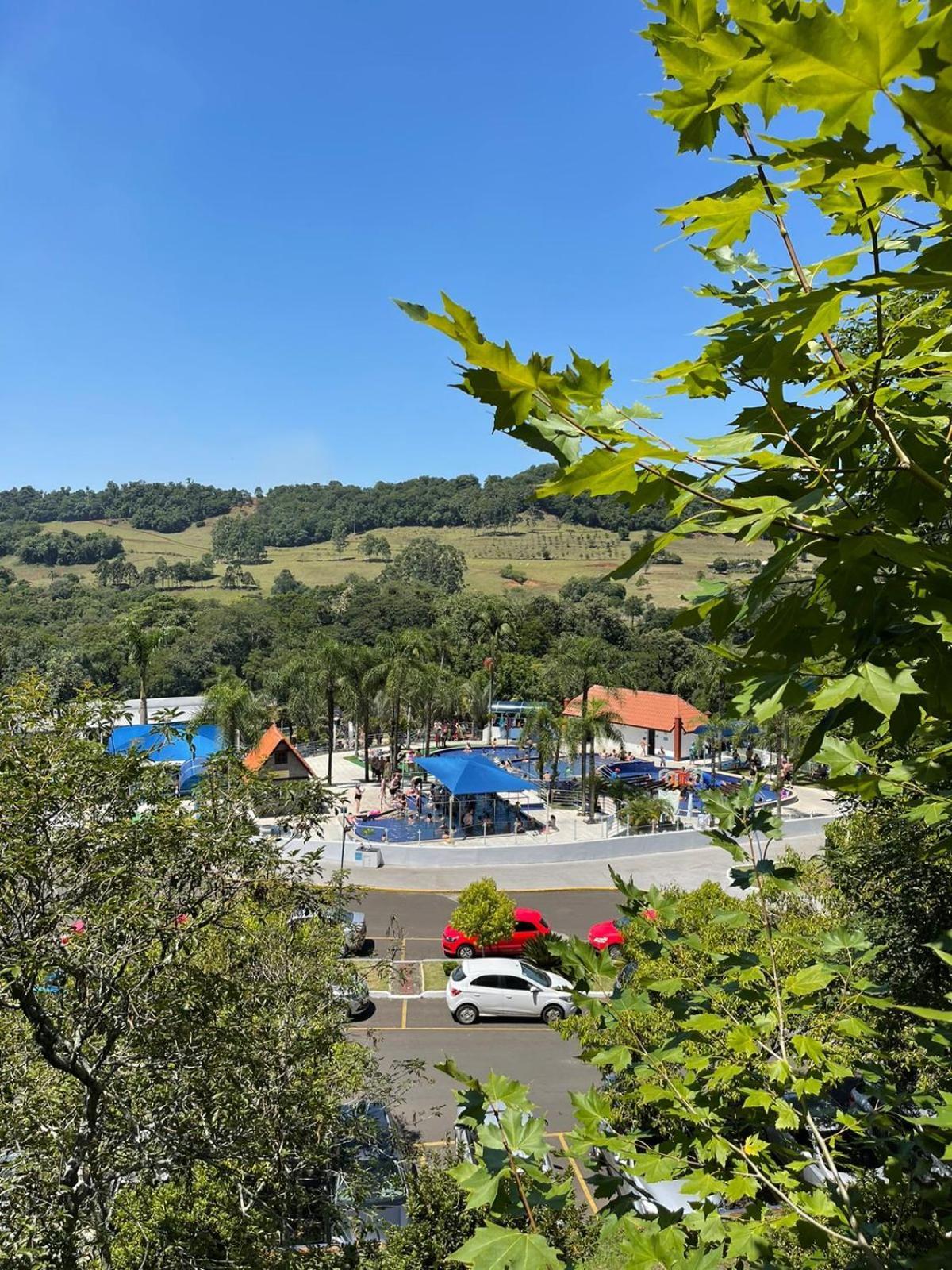 Apto Das Lavandas - 2 Quartos - Apto Todo Climatizado - A 150M Do Parque Termal! ピラトゥバ エクステリア 写真