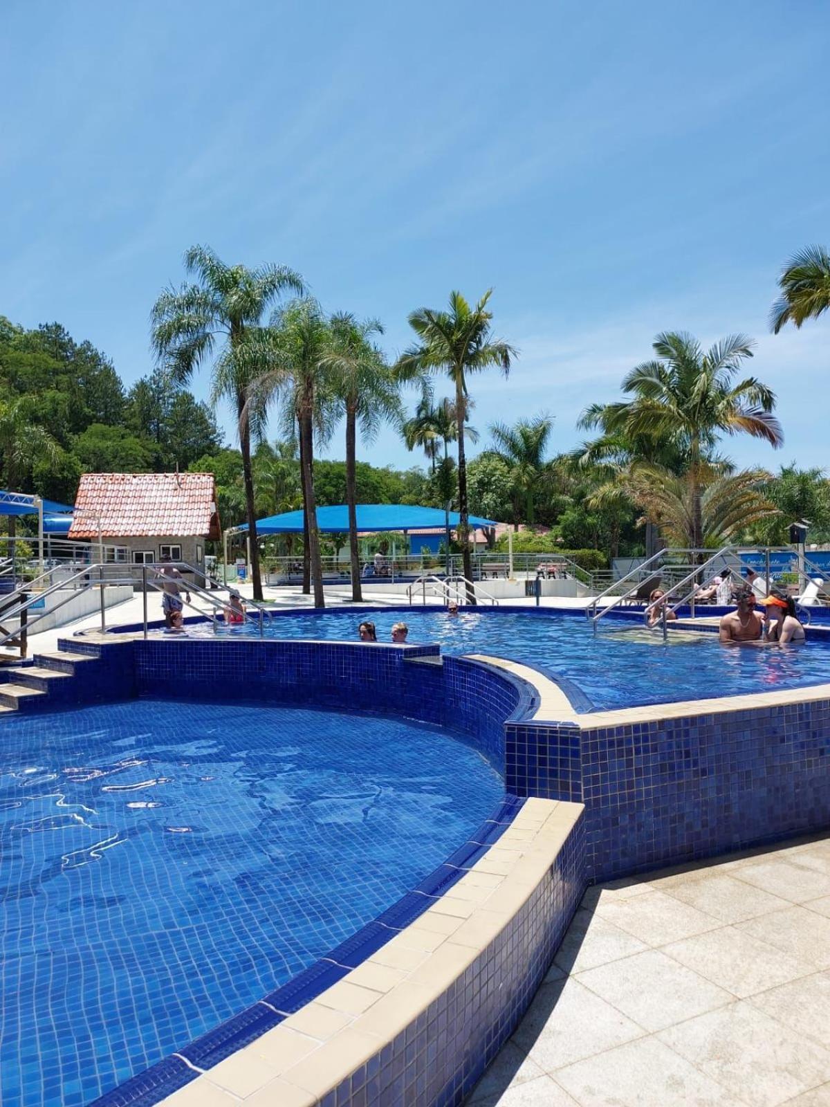 Apto Das Lavandas - 2 Quartos - Apto Todo Climatizado - A 150M Do Parque Termal! ピラトゥバ エクステリア 写真